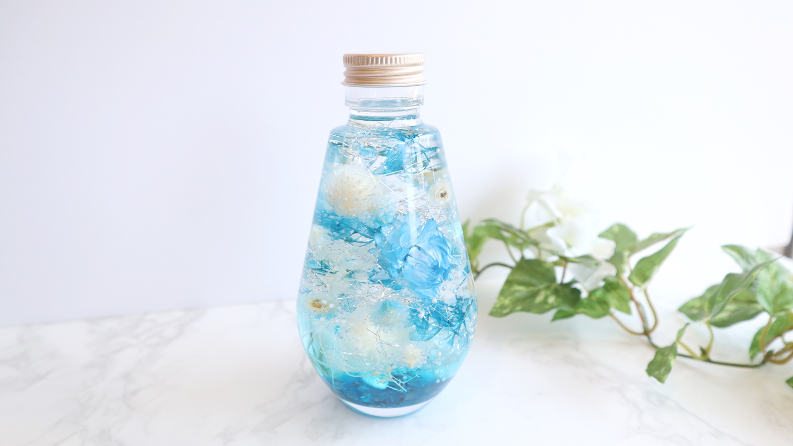 送料無料商品 |  公式 オンライン ハーバリウム「初夏のブルー系アレンジ」 - ガーデンテラス 花・観葉植物